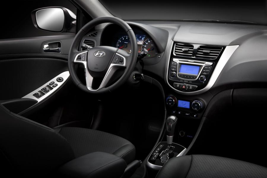  Hyundai Solaris 2011 года  (фото 22 из 45)